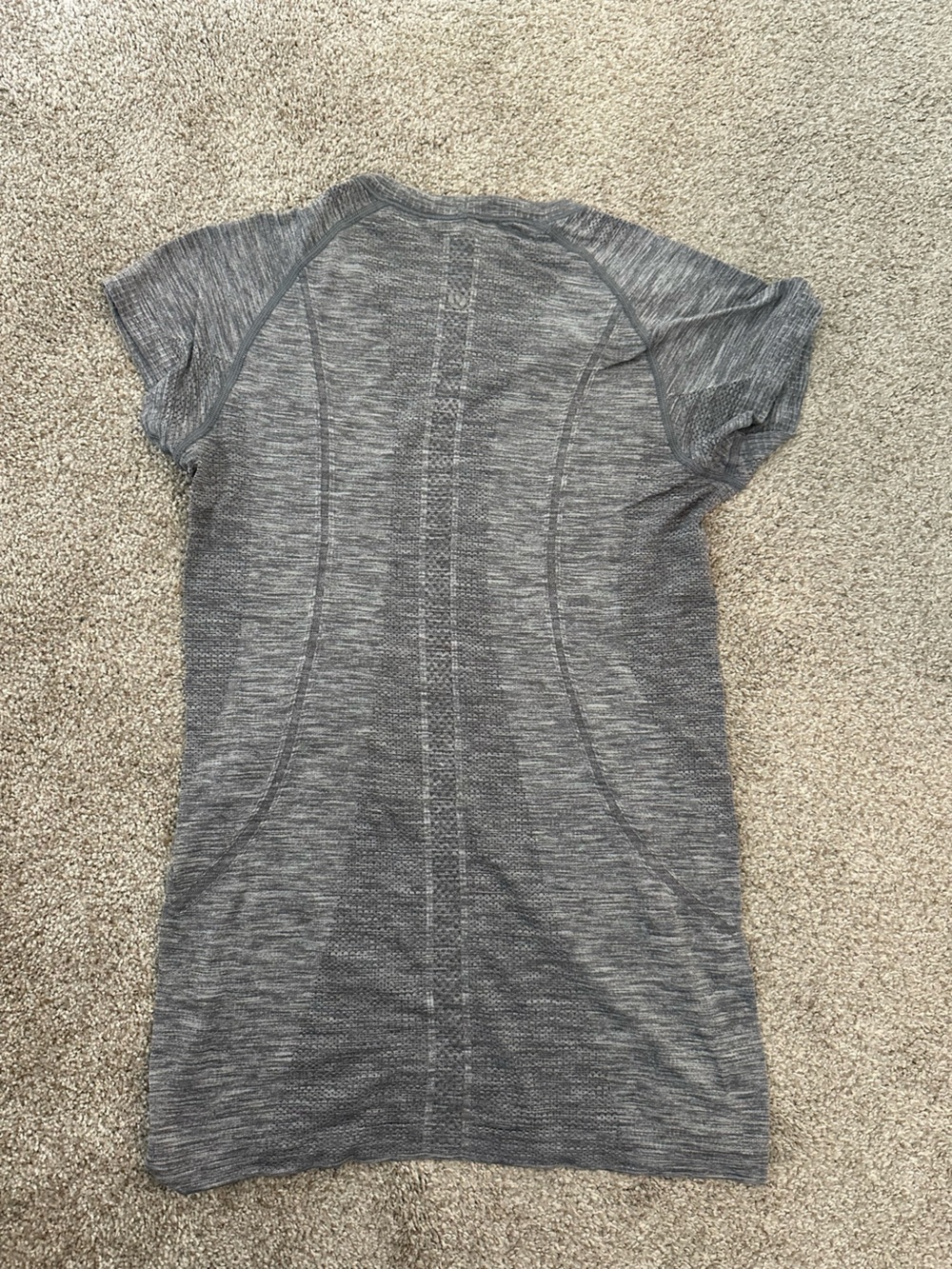 lululemon women’s swiftly tech short sleeve - Gray size 6 regular length